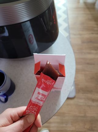 [인디닥터] 타이탄 BCAA 프로틴 젤리스틱 — 4.5점을 준 리뷰어가 2022년 4월 올린 사용 사진