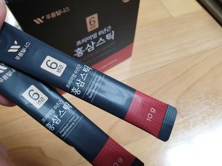 [푸름웰니스] 프리미엄 6년근 홍삼스틱 3mg x 100포 — 5점을 준 리뷰어가 2022년 3월 올린 사용 사진