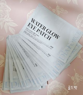 건강누리인터내셔날 레아라 다이아포스 슬리핑 아이패치 골드 & 물광 아이패치 [14회분/총 28매] — 5점을 준 리뷰어가 2022년 7월 올린 사용 사진