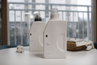 [생활공작소] 섬유유연제 + 세탁세제 1.5L 릴리향 — 4.5점을 준 리뷰어가 2021년 2월 올린 사용 사진