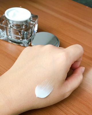 아이디플라코스메틱 아이디 페이스핏  시그니처 크림 50ml — 5점을 준 리뷰어가 2021년 10월 올린 사용 사진