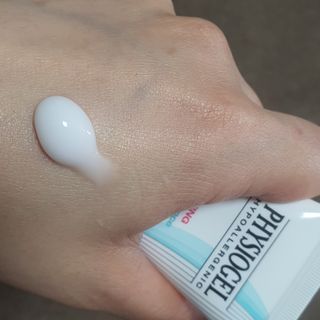 피지오겔 레드수딩 시카밸런스 크림 50ml — 5점을 준 리뷰어가 2022년 4월 올린 사용 사진
