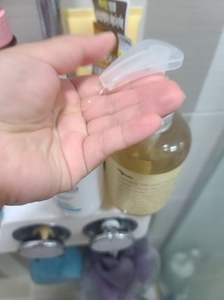 빅그린 안티 헤어로스 탈모 카렌듈라 바이옴 샴푸 500ml (지성두피용) — 3.5점을 준 리뷰어가 2022년 7월 올린 사용 사진