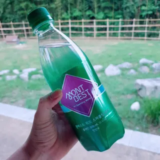 몽베스트 Montbest with Sparkling water Plain 20병 — 5점을 준 리뷰어가 2022년 8월 올린 사용 사진