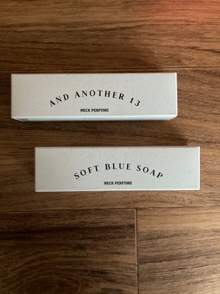 멈칫(MUMCHIT) 넥퍼퓸 NECKPERFUME 2가지 향 — 5점을 준 리뷰어가 2021년 12월 올린 사용 사진