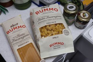 이탈리안 프리미엄 파스타 룸모 Rummo 파스타 2종 + 바질 페스토 + 블랙 트러플 페이스트 — 4점을 준 리뷰어가 2021년 7월 올린 사용 사진