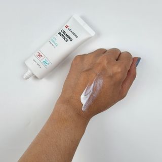 리더스코스메틱 리더스 카밍 바이오틱스 선 에센스 SPF 50+ PA++++ — 5점을 준 리뷰어가 2022년 7월 올린 사용 사진