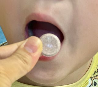 쿠팡 [아임고트] 뉴질랜드 산양유 프로바이오틱스 츄어블 코코아맛 — 5점을 준 리뷰어가 2025년 3월 올린 사용 사진