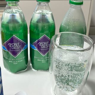 몽베스트 Montbest with Sparkling water Plain 20병 — 5점을 준 리뷰어가 2022년 11월 올린 사용 사진