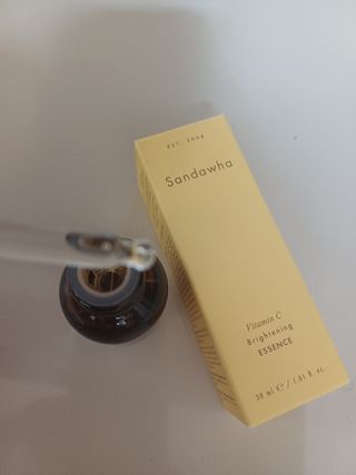 스킨큐어 산다화 비타민c 화이트닝 에센스 30ml — 5점을 준 리뷰어가 2023년 10월 올린 사용 사진