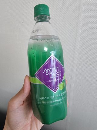 몽베스트 Montbest with Sparkling water Lime20병 — 5점을 준 리뷰어가 2021년 10월 올린 사용 사진