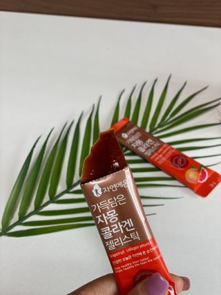 자연에온 핑크 자몽 착즙 100mL 10개입 1BOX +가 득담은 자몽 콜라겐 젤리스틱 1BOX — 3.5점을 준 리뷰어가 2021년 6월 올린 사용 사진