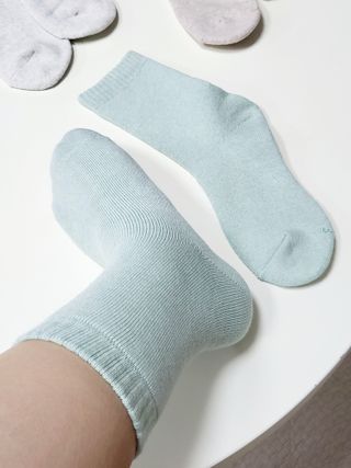 [사이즈가 있는 양말 필로이]여자 순면 통파일 꿀잠 수면 양말【 S, M, L 】3가지 사이즈_컬러 랜덤 3족 — 5점을 준 리뷰어가 2022년 10월 올린 사용 사진