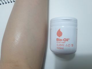 바이오오일 [바이오-오일] 드라이 스킨 젤 100ml — 5점을 준 리뷰어가 2021년 10월 올린 사용 사진