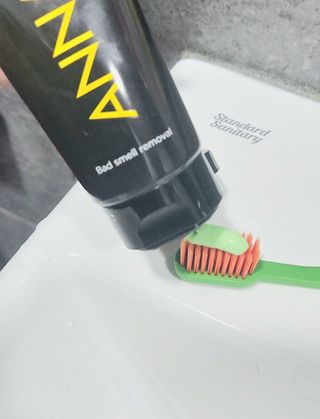 [지오클린] 안나지오 구취케어  기능성 치약 칫솔 세트 (칫솔 5 개+치약 100g 1 개 ) — 4.5점을 준 리뷰어가 2022년 7월 올린 사용 사진