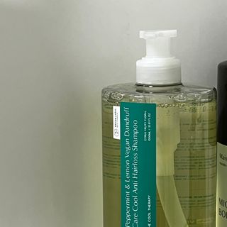 닥터시드 페퍼민트 앤 레몬 비건 비듬케어 쿨 탈모 샴푸 (1000ml) — 3점을 준 리뷰어가 2023년 7월 올린 사용 사진