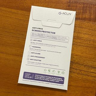 아클리브 Eco 항균 항바이러스 액정 보호필름(iPhone) — 4점을 준 리뷰어가 2022년 8월 올린 사용 사진