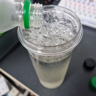 몽베스트 Montbest with Sparkling water Plain 20병 — 5점을 준 리뷰어가 2022년 7월 올린 사용 사진