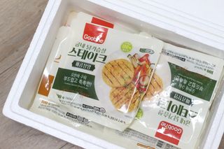굽네몰 굽네 닭가슴살 스테이크 3종 9팩 — 5점을 준 리뷰어가 2021년 11월 올린 사용 사진