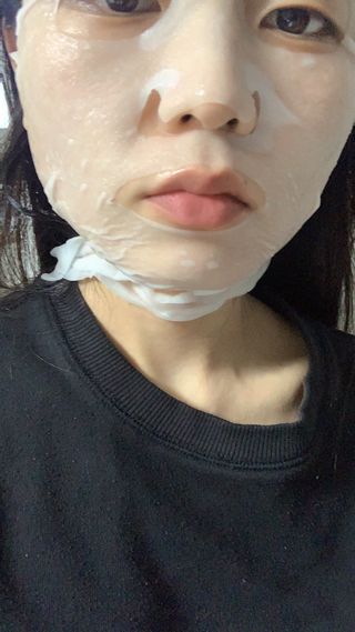 태그스킨 4스텝 주름개선 피부미백 영양 마스크팩 3개 세트(최신버전) — 5점을 준 리뷰어가 2022년 3월 올린 사용 사진