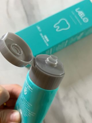 치과에서 쓰는 치약 _ 라벨제로 저불소 꼬마, 키즈, 유아, 베이비, 주니어 안전한 어린이치약 — 5점을 준 리뷰어가 2023년 1월 올린 사용 사진