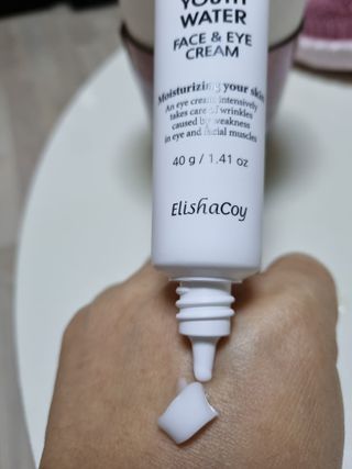엘리샤코이 유스워터 페이스 앤 아이크림 — 5점을 준 리뷰어가 2022년 1월 올린 사용 사진