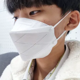 케이파이 나날마스크 [케이파이 나날] KF94 마스크 50매입 (개별포장) ,  여름에도 좋은 숨쉬기 편한 순수 국산 마스크 — 5점을 준 리뷰어가 2022년 9월 올린 사용 사진