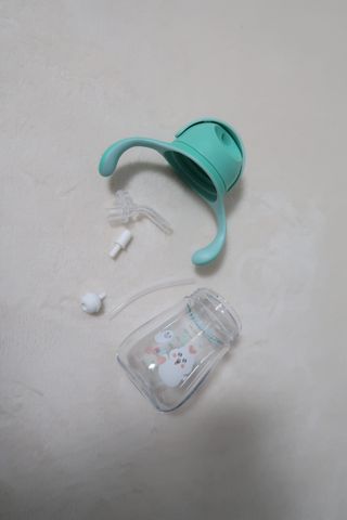 유비맘 트라이탄 코니빨대컵_컬러 랜덤 발송 — 5점을 준 리뷰어가 2021년 4월 올린 사용 사진