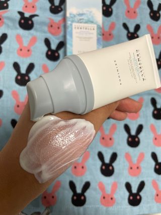 [스킨1004] 마다가스카르 센텔라 히알루-시카 워터핏 선세럼 50ml — 5점을 준 리뷰어가 2024년 5월 올린 사용 사진