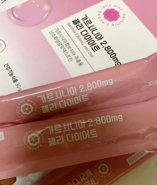 주식회사 얼굴반쪽 [얼굴반쪽 가르시니아 2,800mg] x 14포 1주 젤리 다이어트 보조제 체지방감소 — 5점을 준 리뷰어가 2021년 12월 올린 사용 사진