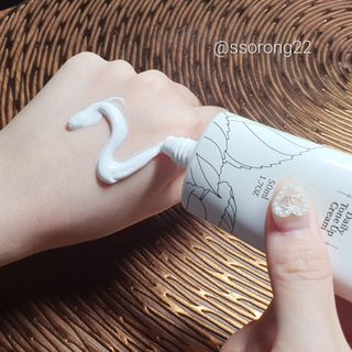 렉스리 데일리 톤업 크림 Rexri Daily Tone Up Cream — 4.5점을 준 리뷰어가 2022년 9월 올린 사용 사진