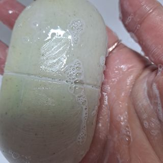 제이제이바이오 허브마사지바 올인원 알약비누 — 5점을 준 리뷰어가 2022년 3월 올린 사용 사진