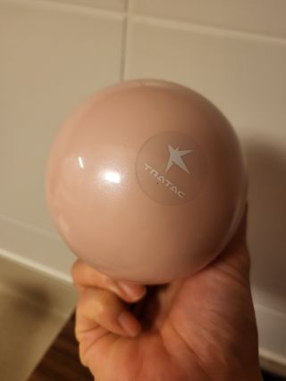 트라택 쿠셔닝 웨이트볼 0.5kg + 1kg SET — 4점을 준 리뷰어가 2022년 6월 올린 사용 사진