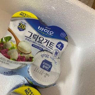 매일바이오 그릭요거트 오리지널 플레인 4개, 로스터리 커피믹스 4개 — 5점을 준 리뷰어가 2021년 12월 올린 사용 사진