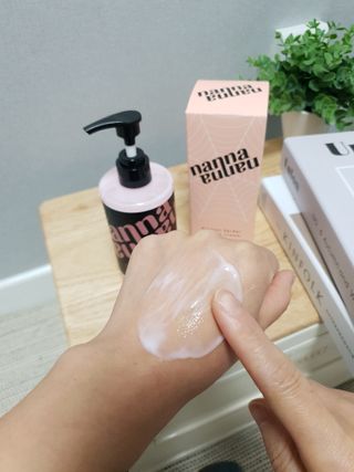 난나 살몬 스파이더 검버섯 미백 톤업 화이트닝 연어 앰플 크림 300ml 대용량 — 5점을 준 리뷰어가 2022년 8월 올린 사용 사진