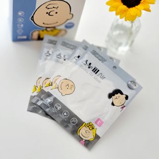 JHWORLD 스누피 마스크 스누피 에어 새부리형 국내산 MB필터 컬러마스크 대형 중형 어린이용 20매 — 5점을 준 리뷰어가 2021년 7월 올린 사용 사진
