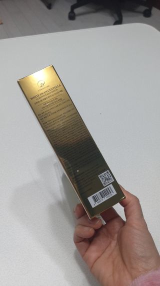오투에니원 화이트스완 센텔라 루미너스 미스트 세럼 100ml — 5점을 준 리뷰어가 2023년 2월 올린 사용 사진
