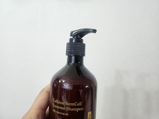 하이브리온 [쿠팡 구매평] 닥터초이스 시카엑소좀 판테놀 아미노산 탈모기능성 두피케어 모근강화 샴푸, 300ml, 1개 — 5점을 준 리뷰어가 2025년 3월 올린 사용 사진
