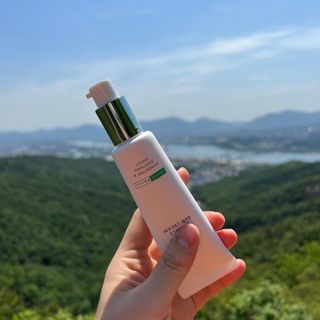 [AHC] 세이프온 에센스 선크림 올리브영 스페셜 증정 기획세트 — 4.5점을 준 리뷰어가 2022년 6월 올린 사용 사진