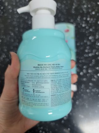 [후르디아] 과즙 뿜뿜_체리 바디워시+바디에센스 세트 — 5점을 준 리뷰어가 2021년 1월 올린 사용 사진