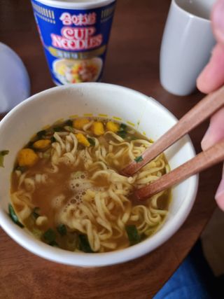 NISSIN 닛신 컵누들  4종 - 씨푸드오리지날, 씨푸드 스파이시, 씨푸드 커리, 씨푸드 XO소스 — 5점을 준 리뷰어가 2022년 4월 올린 사용 사진