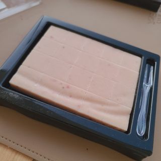 연말/새해선물 딸기 초콜릿 종착역, 건딸기가 상큼하게 씹히는 카카올라 딸기생초콜릿 — 5점을 준 리뷰어가 2021년 10월 올린 사용 사진
