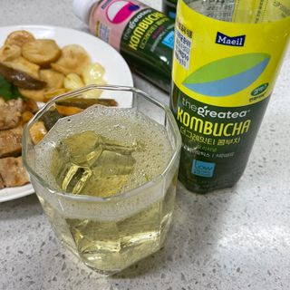 더그레잇티 콤부차 [매일유업] 더그레잇티 44kcal 콤부차 300ml *12개입 (오리지널 6개+베리리치 6개) — 4점을 준 리뷰어가 2023년 7월 올린 사용 사진