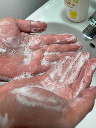 [갸스비] 지성 남성을 위한 포어케어 클렌징폼 — 4.5점을 준 리뷰어가 2021년 8월 올린 사용 사진