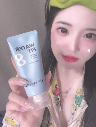 나우 [리브엠]피부 속부터 겹겹이, 촘촘하게! 워터핏8중 수분착붙 크림 — 4.5점을 준 리뷰어가 2024년 12월 올린 사용 사진