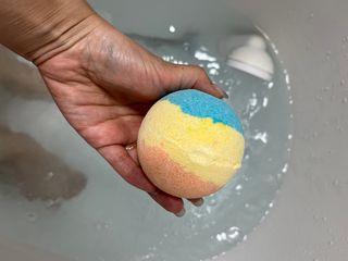 소담스퀘어 상암 Evreryday Bath Bomb Day7(에브리데이 배쓰밤 데이7) / 7종 중 2종 랜덤발송 — 5점을 준 리뷰어가 2022년 11월 올린 사용 사진
