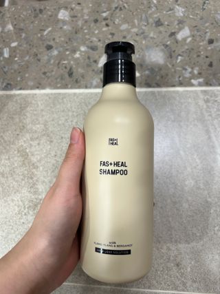패스트힐(fast heal) 패스트힐 탈모증상완화샴푸 470ml — 5점을 준 리뷰어가 2023년 9월 올린 사용 사진