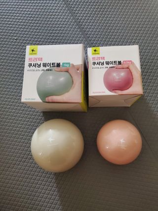 트라택 쿠셔닝 웨이트볼 0.5kg + 1kg SET — 5점을 준 리뷰어가 2022년 5월 올린 사용 사진