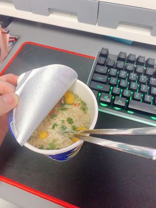 NISSIN 닛신 컵누들  4종 - 씨푸드오리지날, 씨푸드 스파이시, 씨푸드 커리, 씨푸드 XO소스 — 3점을 준 리뷰어가 2023년 1월 올린 사용 사진