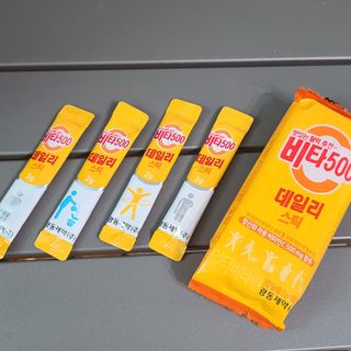 [광동제약] 비타500데일리스틱 50포 & 비타500구미 1개 — 5점을 준 리뷰어가 2021년 11월 올린 사용 사진
